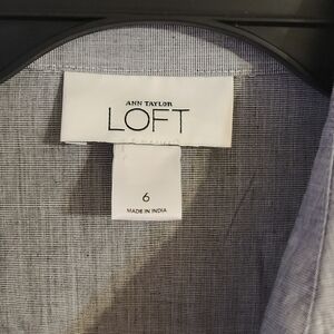 Ann Taylor LOFT Gray Blouse Size 6. Perfect. Like New